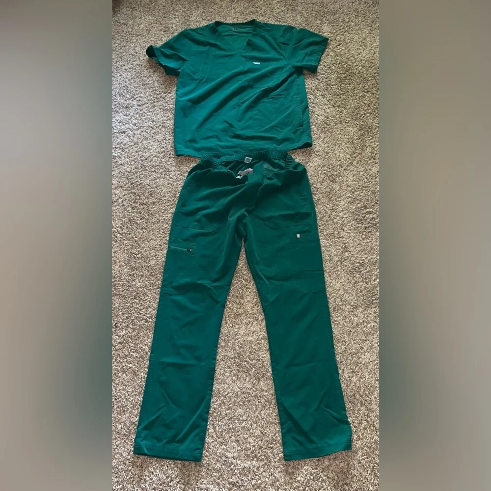 Large Hunter Green Figs Tops (2) and Pants (3) - Picture 2 of 4